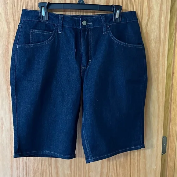 Lee Riders - Picture 1 of 4